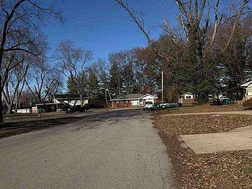 4th image of 310 Howard Dr