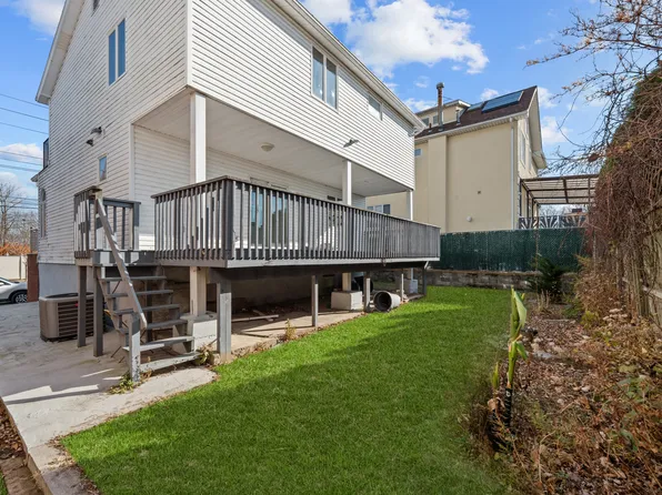 2452 East 74th Street image 23 of 27