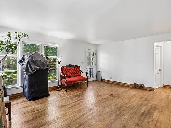 3rd image of 508 Valhigh Rd