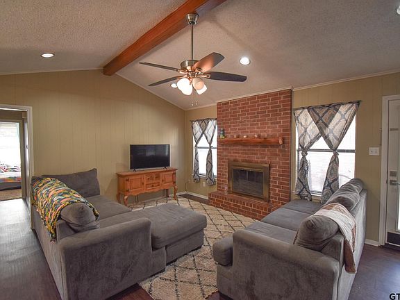 3rd image of 15019 Country Acres Dr