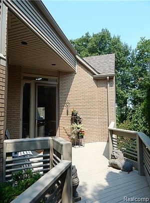 4th image of 3818 Wabeek Lake Dr E
