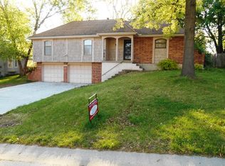 1815 N Hartford Rd, Independence, MO 64058