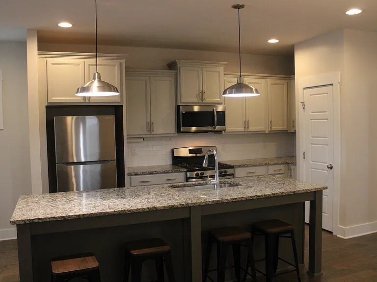 1521 Rhodeschool Dr — Photo 3