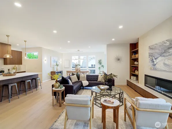 7341 California Avenue SW, Seattle, WA 98136