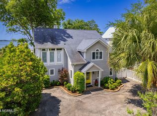 5009 Holly Ln, Morehead City, NC 28557