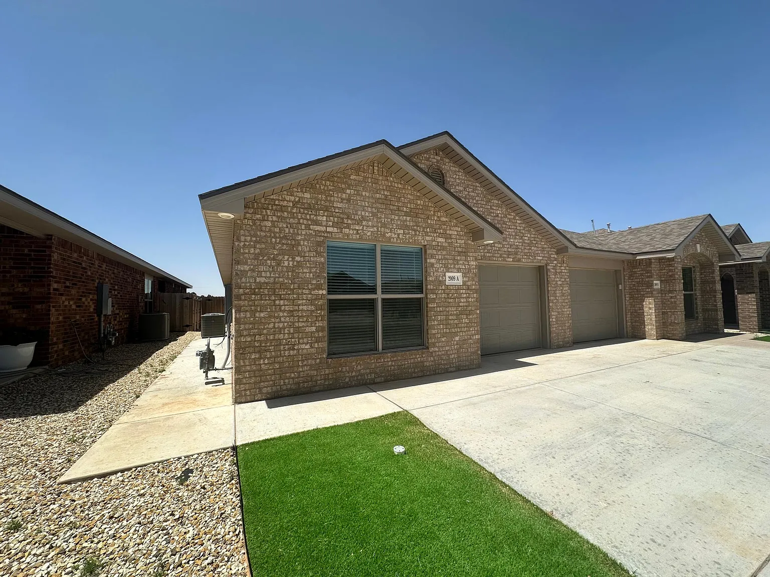 3 bed, 1250 sqft, $1,400 — Photo 4