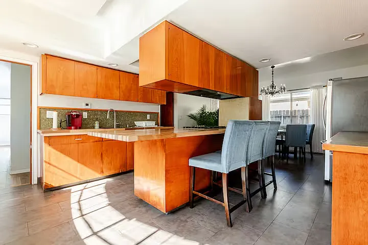 1427 Carmona Ave — Photo 10