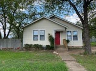 201 W Walch Ave, Fredericksburg, TX 78624