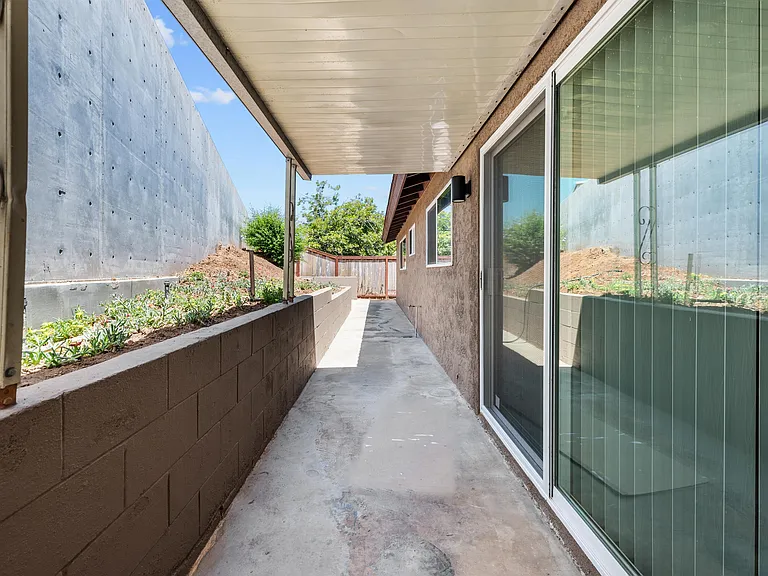 1920 Edith Dr — Photo 18