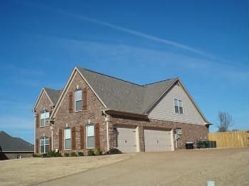 2nd image of 160 White Pine Pl
