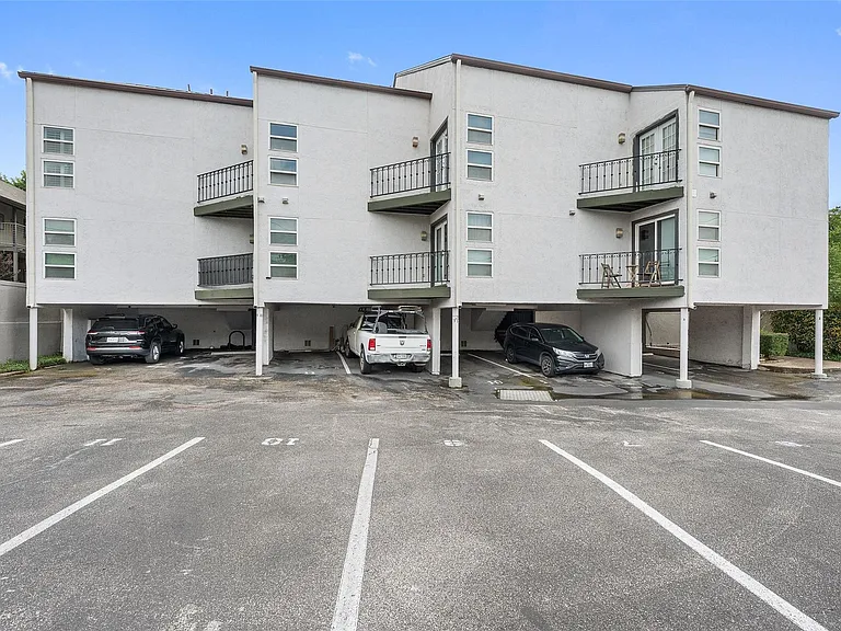 1500 Woodlawn Blvd #11 — Photo 27