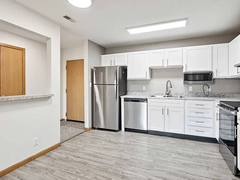 Northridge Heights Apartments — Photo 114