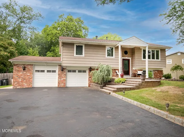 6 Bunker Hill Drive, Manalapan, NJ 07726