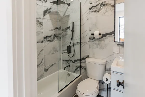 Rented by Silver Line Realty Group NY LLC | media 7