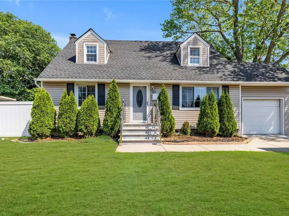 227 Sullivan Avenue, Farmingdale, NY 11735
