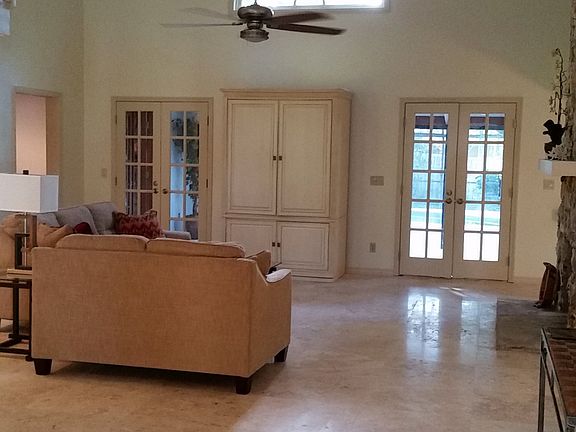 2nd image of 1125 Driftwood Dr