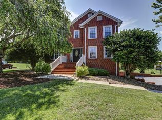 414 Meadows Dr, Forest, VA 24551