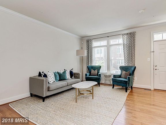 3rd image of 336 Parkview Ave