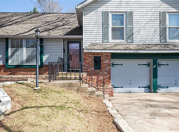 3rd image of 9823 Larsen St