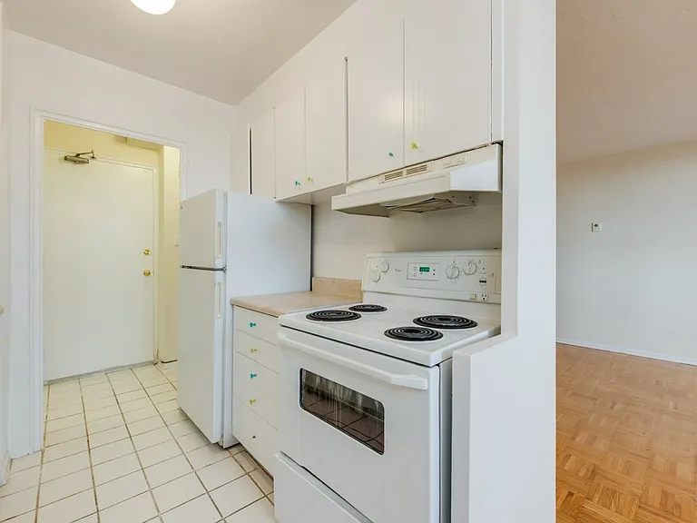 10 Huntley St #1 — Photo 4
