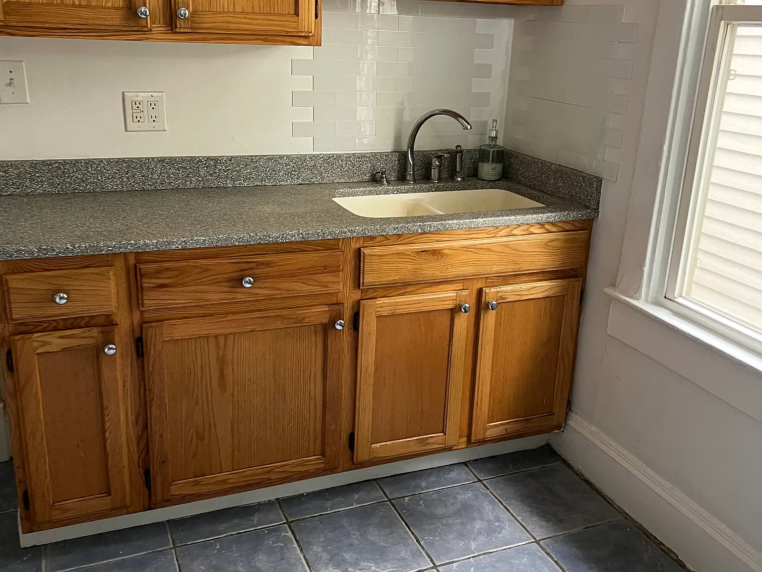4306 Colonial Avenue - 2 — Photo 2