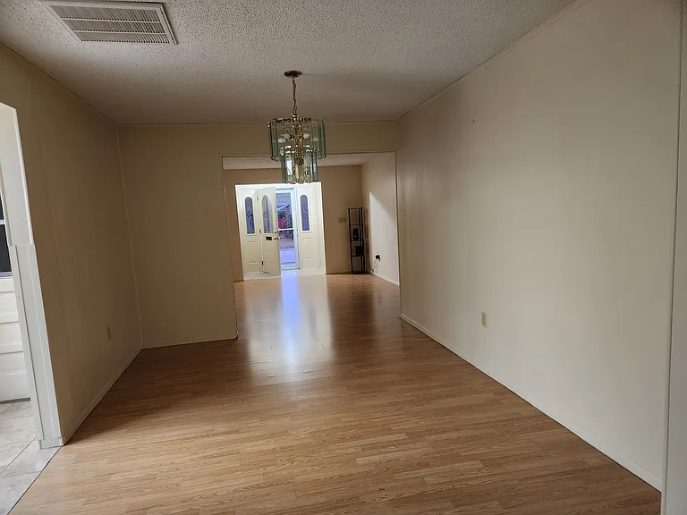 10511 Azalea Park Dr N — Photo 4