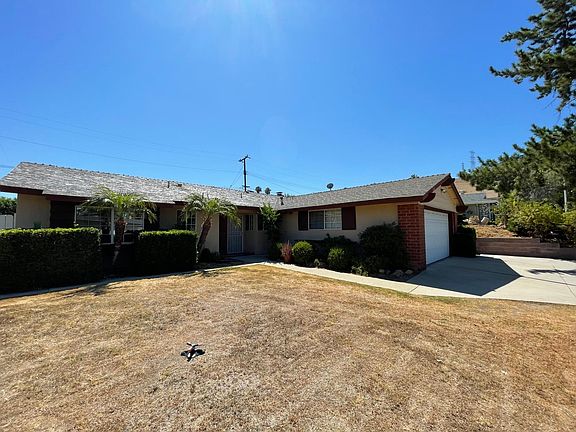 2nd image of 2702 Tortosa Ave