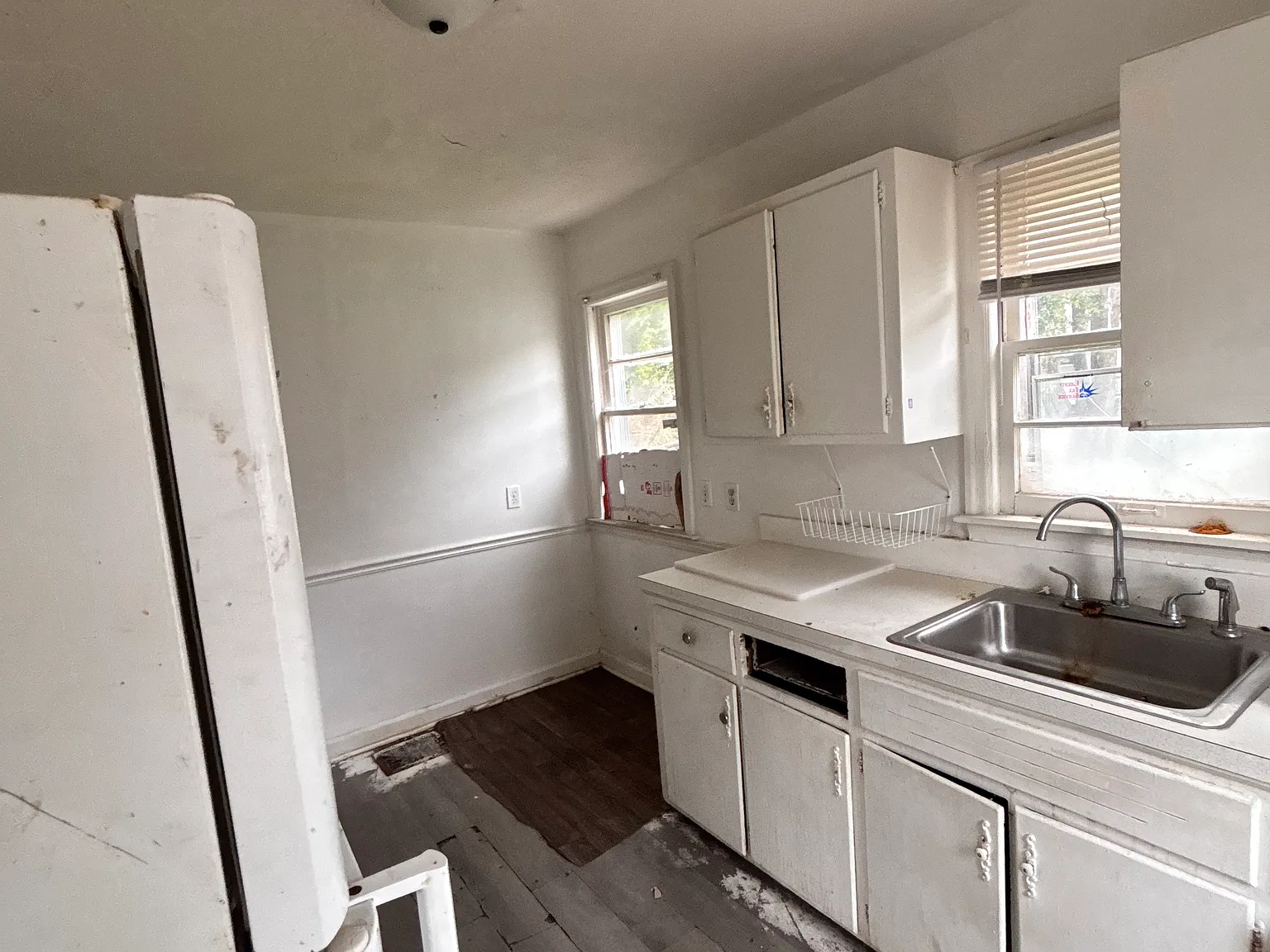 244 W Garfield Avenue — Photo 4