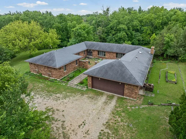 23857 W Town Line Rd, Lake Villa, IL 60046