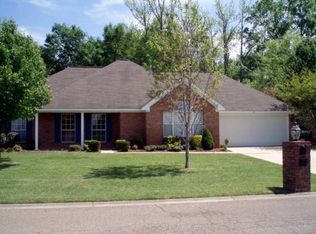 31 First Colony Dr, Columbus, MS 39702