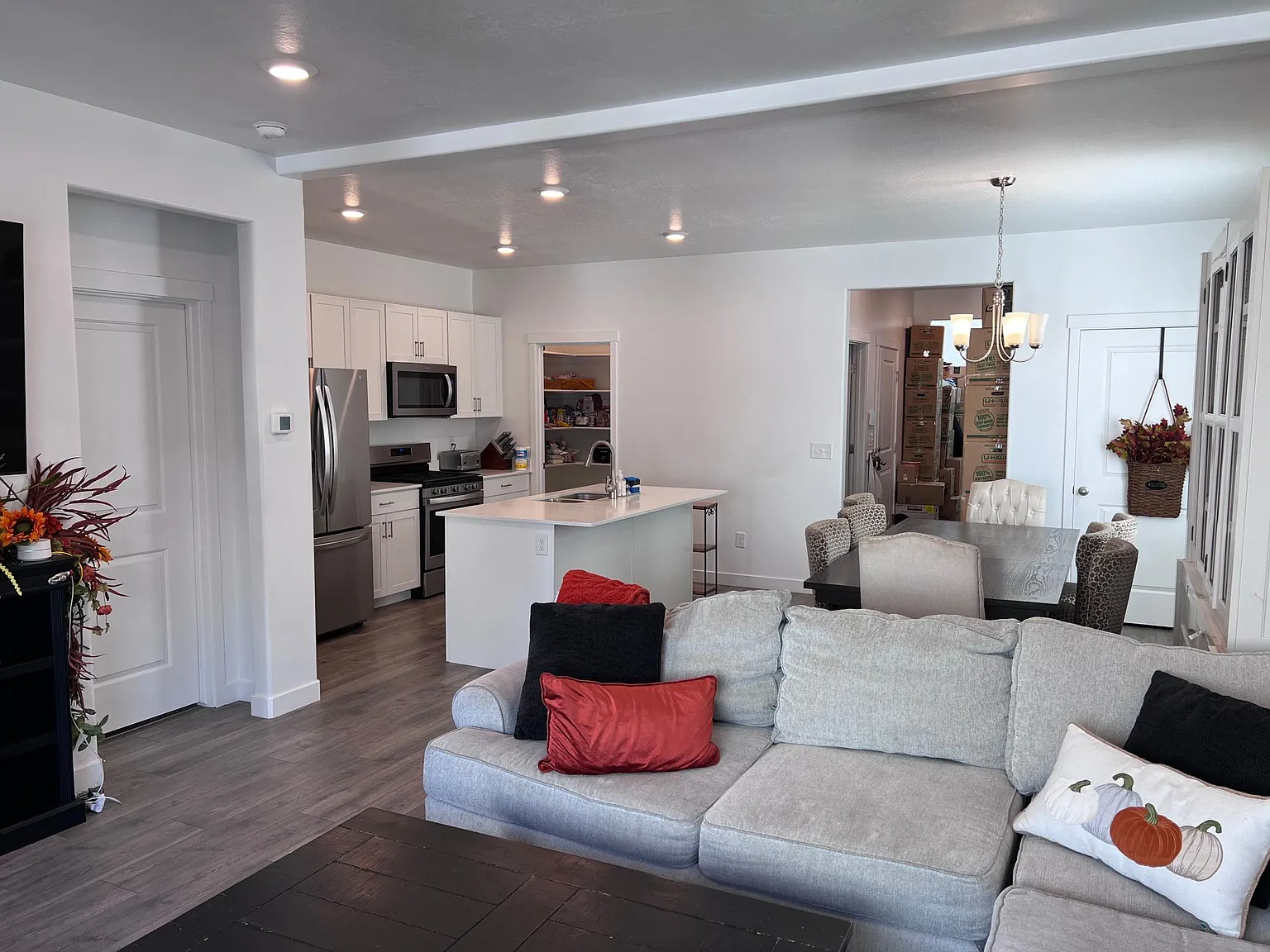 E Madsen Cir, Layton — Photo 4