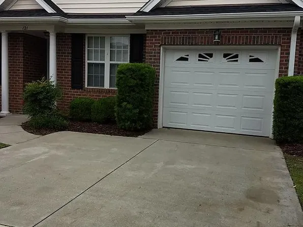 5006 Carleton Dr #121, Wilmington, NC 28405