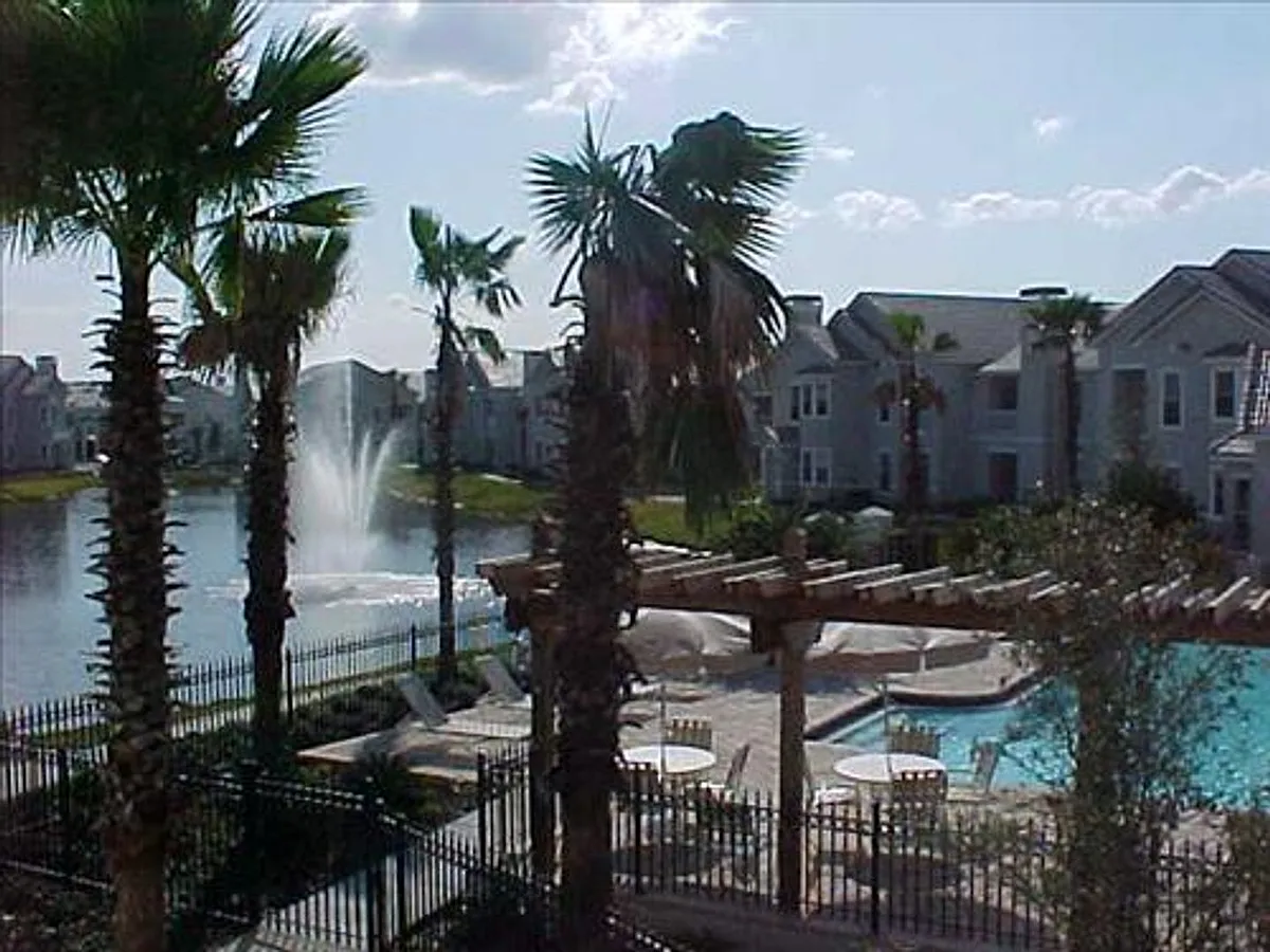 Building Photo - 17975 Villa Creek Dr