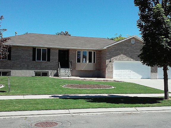 2nd image of 393 E Rosewood Park Ln