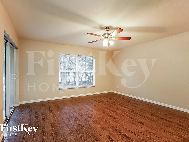 2508 NW 7th St — Photo 8