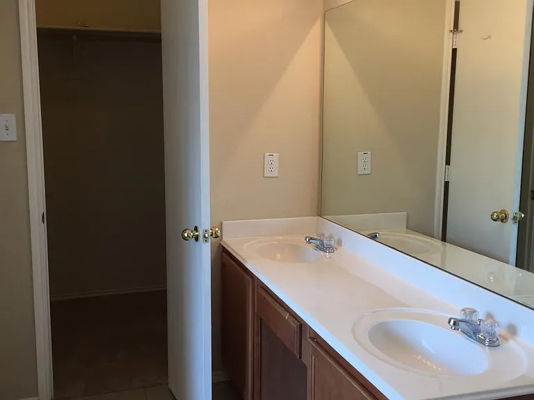 12100 Worthwood St — Photo 13