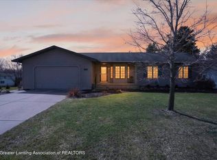 11723 W Andre Dr, Grand Ledge, MI 48837