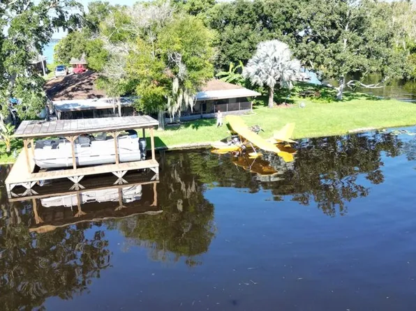 13031 Country Club Dr, Tavares, FL 32778
