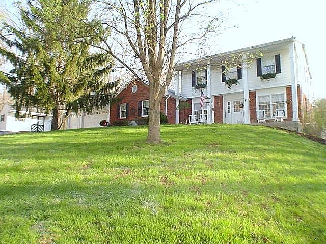 1st image of 11 Buckeye Ln