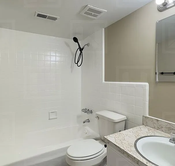 ROEBUCK VILLA APARTMENTS — Photo 15