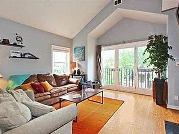 Spacious living room