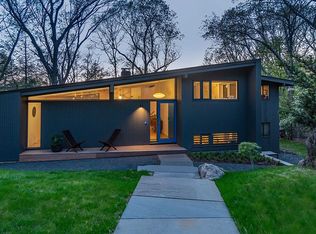 40 Peacock Farm Rd, Lexington, MA 02421