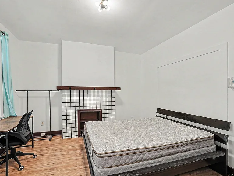 1045 Flemington St #1045 — Photo 9