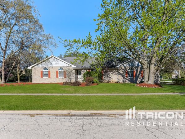 904 Armstrong Ln, New Lenox, IL 60451