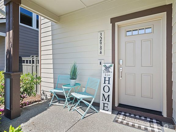 4th image of 32984 SE Cottonwood Street