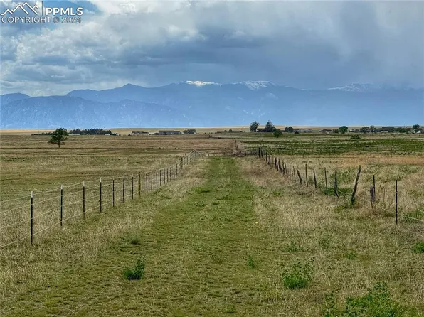 3740 Hemmingway Rd, Colorado Springs, CO 80930