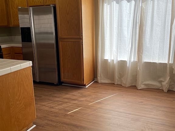 5th image of 407 Skylark Ct
