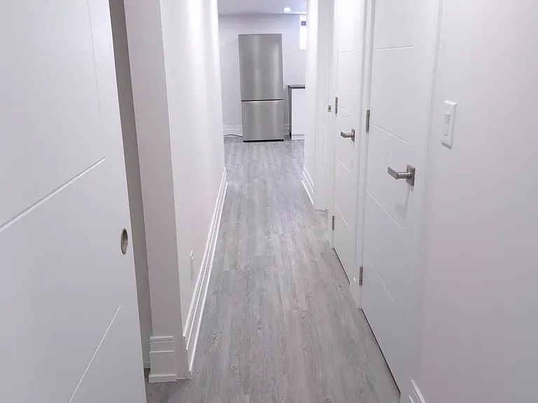 4 Porter Cres #BASEMENT — Photo 4