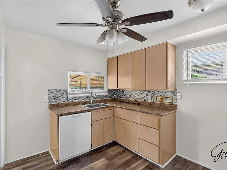 1619 Progress Ave — Photo 9