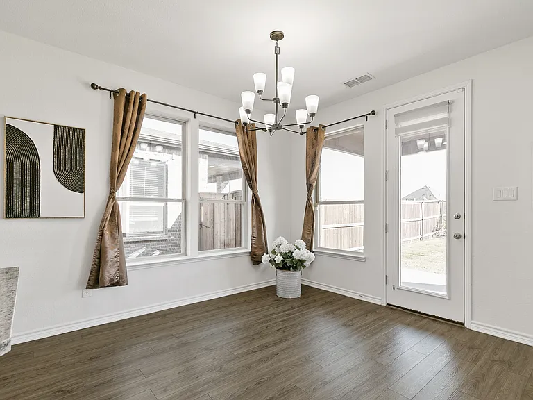 4208 Wood River Trl — Photo 5